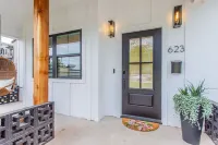 The Sterling House: Brand New Home Steps from Magnolia