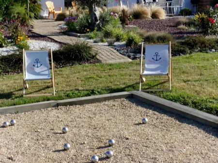 West cape; 100m beach; Batz island view;jacuzzi;wifi. Отели в г. Сантек