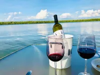 Green Lake: Charming Cottage with Sandy Beach & Dock - Ideal for Family Getaways
