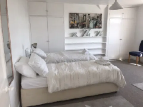 Huge 5 bed Grade II listed home in heart of town great easy parking for  4 cars Hoteles en Exmouth