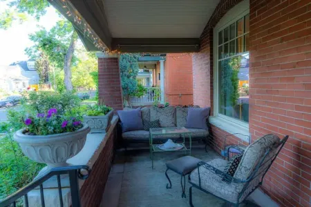 Luxury Home w Office, Gourmet Kitchen, Yoga Studio, & Beautiful Outdoor Spaces