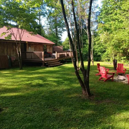 "JUST RIGHT" Spring Sale! Relaxing Mtn Getaway. Hot Tub, Fire Pit, Grill, Games