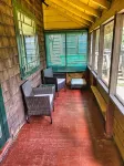 Cozy Adirondack cottage with Beach access on scenic Raquette Lake, NY.