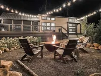 The Honeysuckle House - Tiny House, BIG Living! トレーシー・シティのホテル