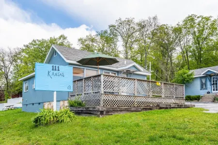 HOUSE by Lake Taneycomo at Rockaway Rentals