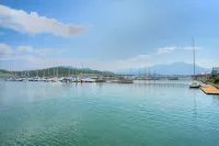Luxurious Lakefront Haven - Prime Ski Access & Majestic Mountain Views!
