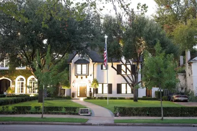 Highland Park Mansion on Beverly Drive, 1080 feet  from SMU’s stadium!