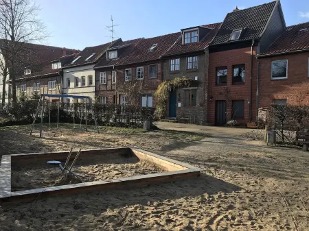 Timpenspieker - Medieval house on the edge of the historic old town Отели рядом с достопримечательностью «University of Lüneburg»