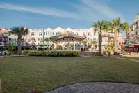 Experience European Charm: King Suite Condo with Balcony for Your Beach Getaway!