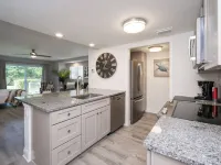 Gated community, private beach access, renovated condo!! Hotels in Sawgrass