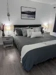 Hooked on the mouth of the Kenai! two bedroom unit with King size bed. Sleeps 6