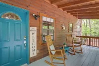 Charming cabin with 3 bedrooms and hot tub in Blue Ridge