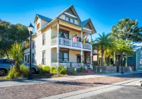 1880 Victorian In Heart of Downtown
