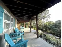 Mtn and Lake Views/Serene porches for family time! Hotels in Ruth B Rural Township