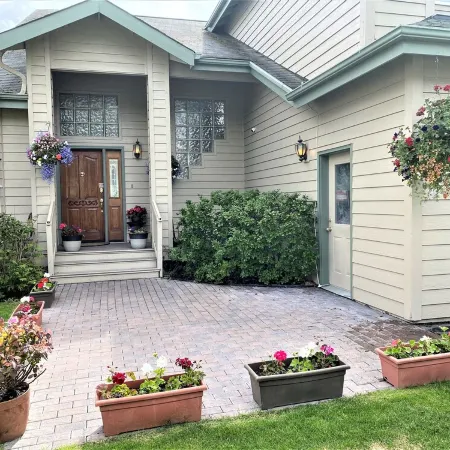 Five Star Private 4 Bedroom Home in South Anchorage. with Boat Availability