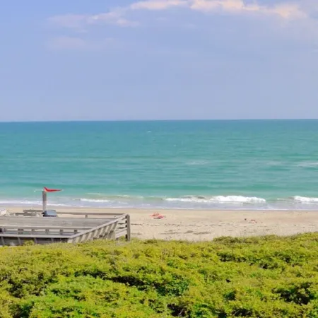 "Barefoot Paradise," Unobstructed Oceanfront, Linens, Heated pool, Modern Decor