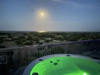 Oceanfront 4 bedroom Salvo Sandcastle * Hot Tub