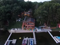 Lake Cabin Resort - Cabin 1 - Chalets