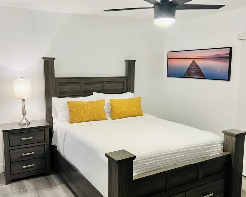 Welcome to Mindelo Oasis, your Florida pool house vacation home! Hotels in Riverview