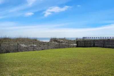 FUN IN THE SUN!!!! - BEACH FRONT- Close to Mayo Clinic Hotels near Publix Super Market at Middle Beach Commons