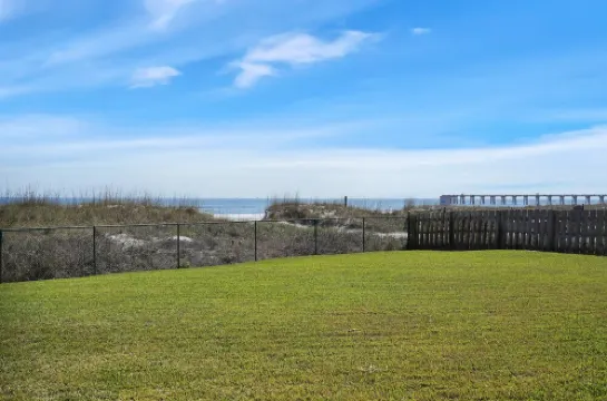 FUN IN THE SUN!!!! - BEACH FRONT- Close to Mayo Clinic