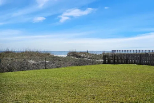 FUN IN THE SUN!!!! - BEACH FRONT- Close to Mayo Clinic
