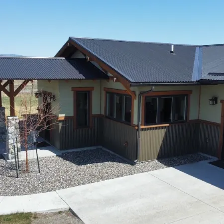Modern Dog Friendly Paradise Valley Home near Yellowstone NP & Chico Hot Springs