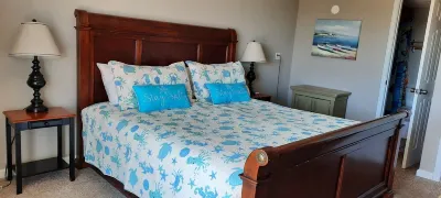 Oceanview Getaway at Same Song Twice! Condo 102 Hotel in zona Public Beach Access