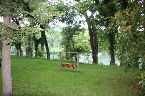 Guadalupe River Road Retreat Honeymoon Cabin