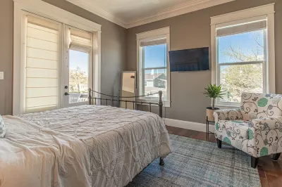 Seagrass Luxury Loft - the perfect Gulfport location! Hotels near Bayou Bluff Tennis Club