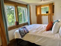 ★ Downtown Rustic Mid-Century Cottage w/ views ★ Hotels near Lowe's Home Improvement
