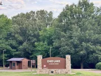 Cozy 2-bedroom house on Enid Lake, just steps from Wallace Creek Campgrounds