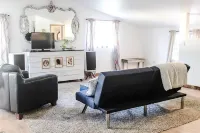 Blue Fern Hotel - Nestled Away Loft Space Hotels in Ottumwa