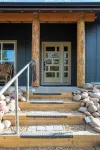 Cozy Cabin Between Town and Public Land, with Beautiful Views!