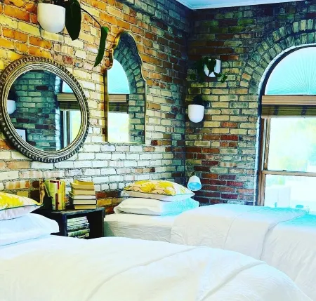 Historical Old Town Lansing Lofts & Deck Отели рядом с достопримечательностью «Christ Temple Church of Lansing»