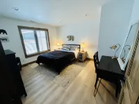 Modern 4 bedroom Lake House on Private Lake near WI Dells/Castle Rock Lake
