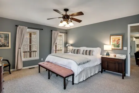 Gooseberry House- 3 Bd/2.5Ba just minutes from Standing Indian/Appalachian Trail