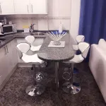 Modern and beautiful fully equipped house, wifi and television with Nexfli.