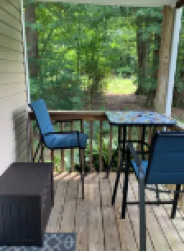 Immaculate Private Home w/Visiting Deer & Parking