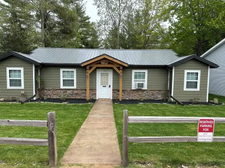 3BR Family Retreat - Relax, Play, Unwind, ENJOY in the Heart of Wisconsin!