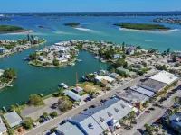 Johns Pass Studio # 1 Fisherman's Cove and Cottages Hotels in Madeira Beach