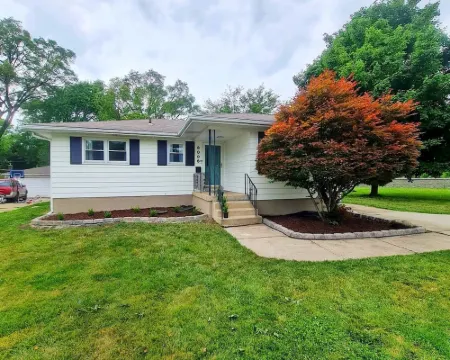 Beautiful and updated place to stay in a quiet neighborhood of Munster Indiana. Hotéis em Munster