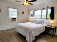 4 Bedroom Lake Hopatcong Lakehouse with Kayaks and Paddleboat