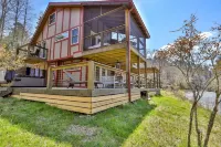 The Farmhouse- Riverfront, Fiber, HotTub, Fish, DogOK, Game Room, Movie Room