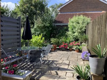 A spacious, well equipped private annexe with garden and parking in Shaftesbury. Отели рядом с достопримечательностью «Шефтсбери Абби, Музеум энд Гарден Траст»