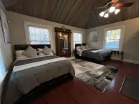 THE HISTORIC VICTORIAN HIDEAWAY - WITH SKYLINE VIEWS!! BEST LOCATION IN UPTOWN!!