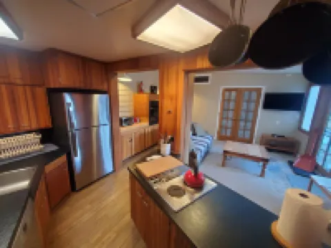 Cozy Downtown Guesthouse