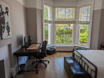 Stunning 2-bed Victorian Villa Ground Floor Flat Hotels near St. Leonards On Sea Beach