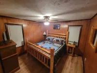 Maples Lakefront Blessing w/ private boat dock/lake access kayaks & paddle boat