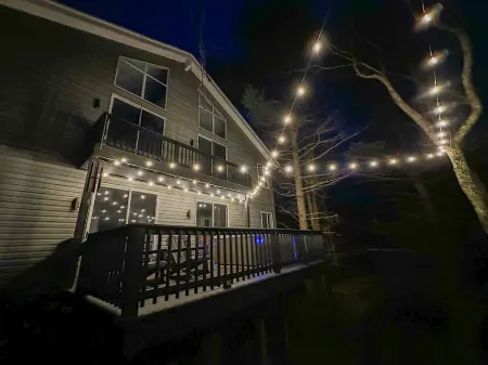 26 Acres & 7 min to Town~Game Room~Hot Tub~Fire Pit~2 King Suites~Hiking